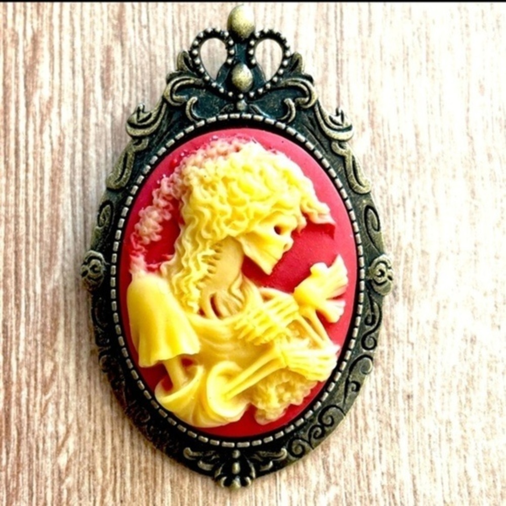 Skeleton Lady Cameo Brooch Pendant, NWT